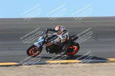 media/Nov-06-2023-Moto Forza (Mon) [[ce023d0744]]/2-Advanced Group/Session 2 (Bowl Speed Pans)/